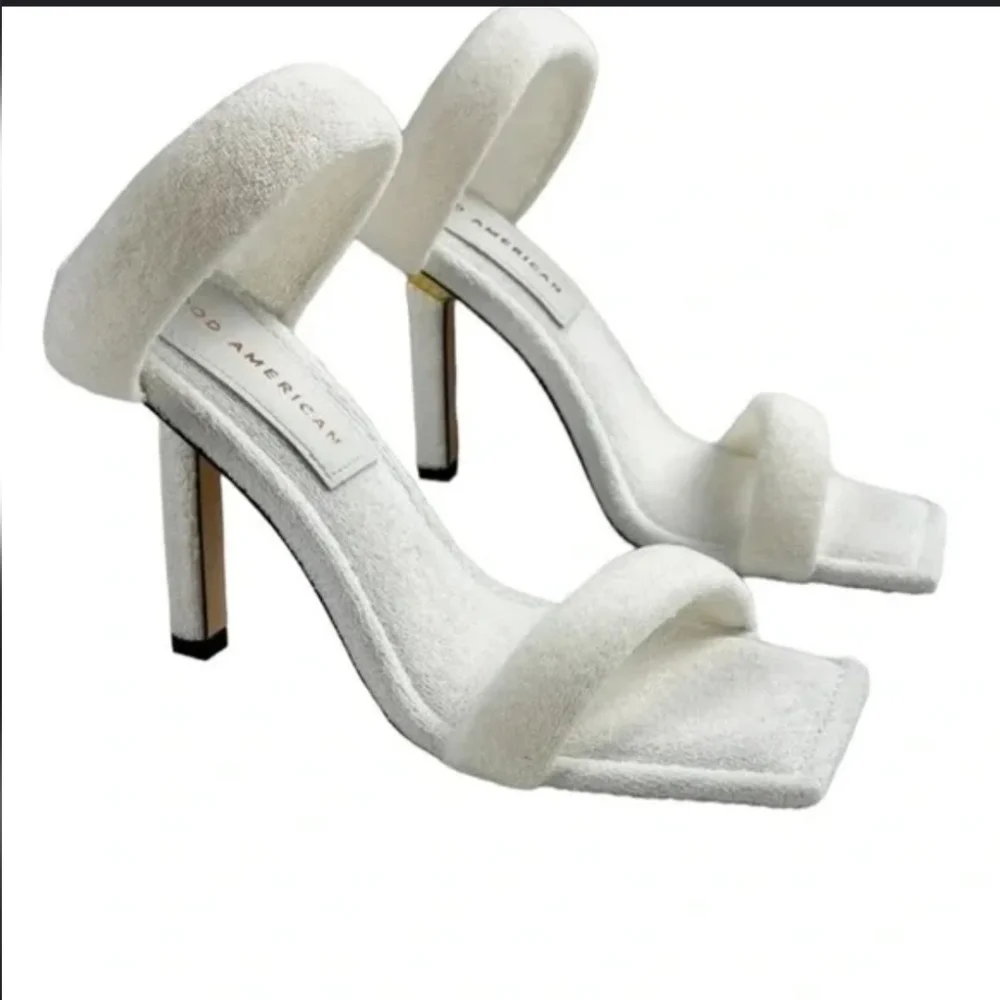 Good american white terry cloth double straps square heel square toe sandals 8